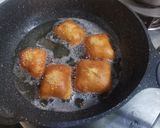 Foto langkah ke 6 dari resep 71. Odading mang Oleh/Kue Bantal.