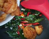 Foto langkah ke 4 dari resep Ayam Popcorn Pedas Daun Kari.