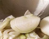 A picture of step 2 of Chicken with Sweet Soy Sauce and Onions.