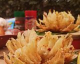 Foto langkah ke 4 dari resep Blooming Onion.