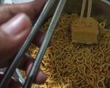 Foto langkah ke 3 dari resep Birthday Cake Flying Noodle with Indomie Goreng.