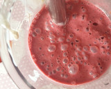 Foto del paso 3 de la receta: Smoothie frutos del bosque fit con leche de espelta 🍓