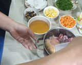 Hình bước làm 2 của món Đơn giản với món súp gà dễ nấu