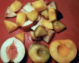 Foto del paso 11 de la receta Sandia rellena de frutas, en salsa de confituras