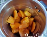 A picture of step 2 of Persimmon Shrikhand.