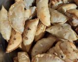 सिंपल मावा गुजिया और फूल मावा गुजिया (simple mawa gujiya aur phool mawa gujiya recipe in Hindi) रेसिपी चरण 10 फोटो