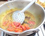 A picture of step 3 of Pareh pakoda.
