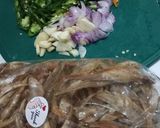 Foto langkah ke 2 dari resep Oseng Ikan Asin Teri Tawar Padang Cabai Hijau.