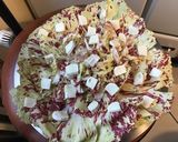 Une image de l'étape 3 de Salade castelfranco au chèvre et noix sauce au miel.