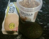 Foto del paso 1 de la receta: Aguacate relleno de atún y cebolla