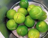 A picture of step 1 of No Cook No Oil Lemon pickle.