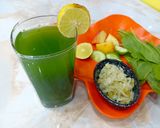 A picture of step 3 of Spinach Green Juice For Glowing Skin and Hair Care.