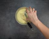Une image de l'étape 6 de Crêpes sucrées légères et croustillantes 😋.
