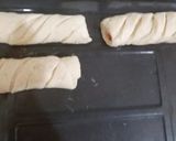 A picture of step 3 of Chicken bread rolls.