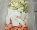 Foto langkah ke 1 dari resep Asinan Buah Bogor Segar Mantap.