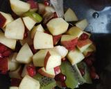 A picture of step 1 of Mix Healthy Salad.