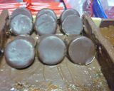 Foto del paso 2 de la receta: Torta golosinas antigravedad cumpleaños hincha de river