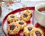 Foto langkah ke 3 dari resep Thumb Print Cookies with Choco Filling.