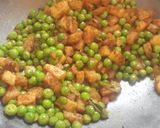 A picture of step 5 of Hari Matar ki Ghugni (Green Pea Ghugni).