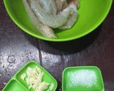 Gambar langkah 1 resipi Udang Goreng Kunyit.