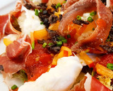 Foto del paso 4 de la receta: "Caprese" Mar y Montaña con tomates, olivada y jamón🔥🔥🔥