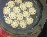 A picture of step 2 of Honey Chilli Lotus Stem.