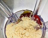 A picture of step 2 of Strawberry shake.