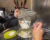 Kekszes krémes 🥛🍪🥚🧈 recept fázis 4 fotója