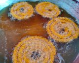 चकली (chakli recipe in marathi) रेसिपी स्टेप 7 फोटो 