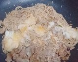 รูปขั้นตอนการทำที่ 2 ของ ผัดบะหมี่,หมูสับ,ต้นอ่อนรวมมิตร - คีโต