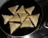 A picture of step 5 of Mutton samosa.