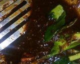 Foto langkah ke 2 dari resep Ikan bakar teflon saus kecap.