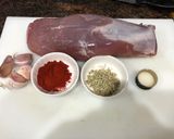 Foto del paso 1 de la receta: Solomillo de cerdo adobado con brócoli y guarnición de setas salteadas y aderezo Vidalim