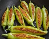A picture of step 6 of Keema Stuffed Chillies.