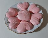 A picture of step 10 of Heart Meringues ❤.