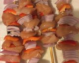 Foto del paso 2 de la receta: Brochetas de pollo y verduras