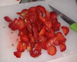 Foto langkah ke 2 dari resep Korean Milky Strawberry.