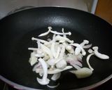 Foto langkah ke 3 dari resep Tumis Bayam merah dan jamur shimeji.