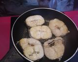 Foto del paso 1 de la receta Merluza con setas y gambas