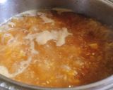 A picture of step 4 of Oriental egg-drop sweet corn soup.