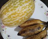 A picture of step 1 of Musk Melon Banana Smoothie.