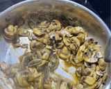 Foto langkah ke 1 dari resep Creamy Mushroom Egg (Shakshuka).