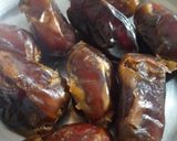 A picture of step 1 of Date Almond Pistachio Shake.