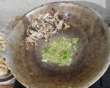 Foto langkah ke 5 dari resep Nasi goreng cabe ijo tongkol.