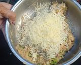 A picture of step 3 of Spicy chicken Cheesy balls (extra cheesy).