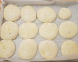 Foto del passaggio 3 della ricetta Focaccine al profumo di erba cipollina