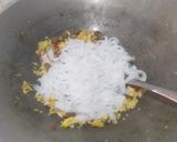 Foto langkah ke 3 dari resep Kwetiaw goreng.