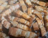 Hình bước làm 2 của món Thịt kho tiêu mới lạ với heo quay