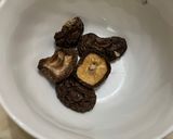 香菇🍄‍🟫芋頭鹹粥的食譜步驟2照片