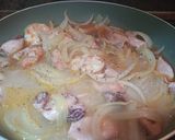 Foto del paso 6 de la receta ✅🗣📢 Calamares y gambones con cebolla al vino blanco 🦑🦐